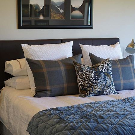 Mt Rosa Lodge Boutique Vineyard Accommodation Wanaka Buitenkant foto