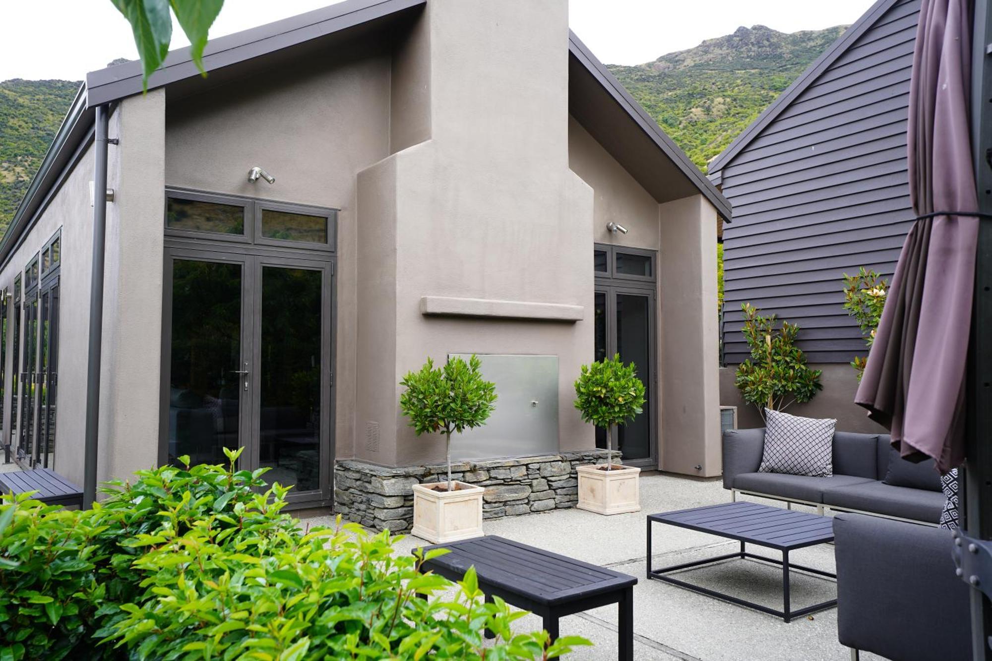 Mt Rosa Lodge Boutique Vineyard Accommodation Wanaka Buitenkant foto