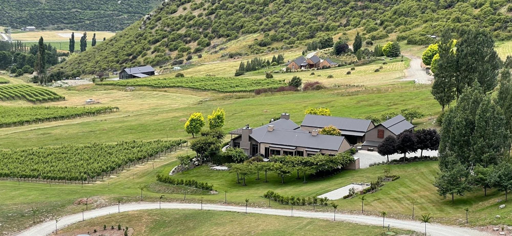 Mt Rosa Lodge Boutique Vineyard Accommodation Wanaka Buitenkant foto